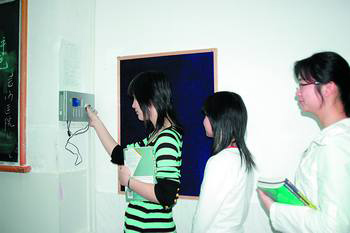 指纹考勤 质疑:隐私被 没收了 ? -热点 指纹考勤