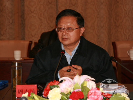 区党委常委,组织部部长,学习实践活动领导小组副组长陈朋山出席汇报会