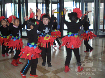 鼎奇幼儿园快乐过新年