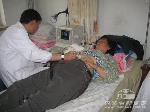 呼和浩特市新城区医院为服务村民举办义诊活动