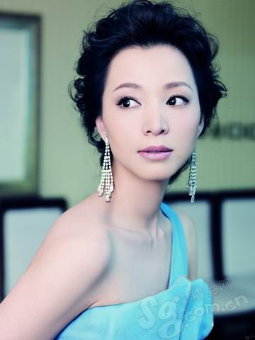 <em>董卿露</em>心扉:做主持人没捷径 不是独身主义者-董