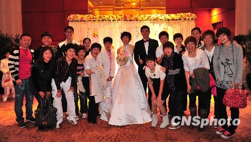 <em>张怡宁</em>大婚与老公秀甜蜜 崔永元任司仪-<em>张怡宁</em>