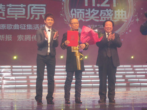 《为你歌唱》等五首作品获得