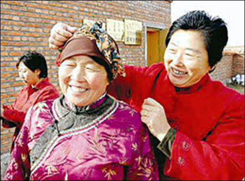 内蒙古鄂温克自治旗两个嘎查“抢”一个女书记