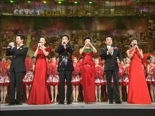 网友细数春晚十大硬伤 王菲假唱刘谦穿帮(图)