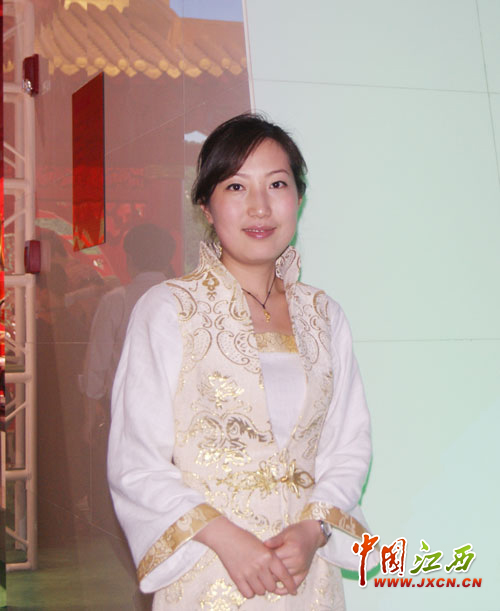实拍:世博会<em>中国</em>各<em>省区</em>馆<em>美女</em>解说员-实拍:世博