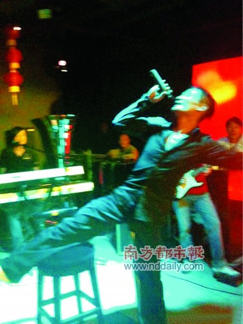 王菲为李亚鹏庆生微博全程直播 私密照片外泄