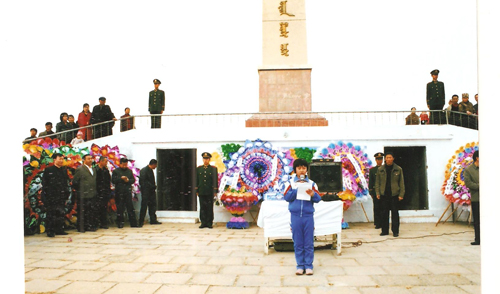 四子王旗组织开展清明节缅怀革命英烈活动