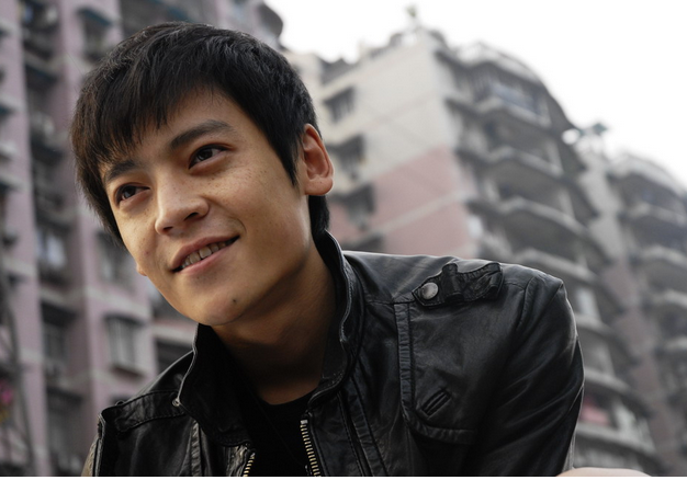 青年演员王子义遭经纪公司索赔500万--道德法