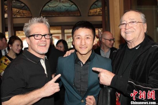 邹市明老婆_邹市明的收入(3)