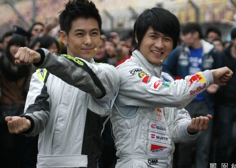 林志颖韩寒赛车场相遇同台炫技 - 林志颖 - 内蒙