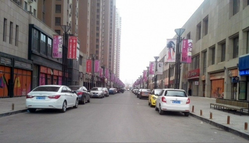 呼和浩特市万达步行街竟成收费停车场 - 呼和浩