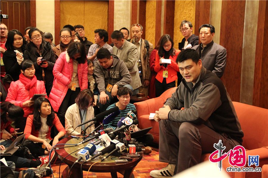 2014两会【每日印象】一个人执勤 守得住“寂寞”