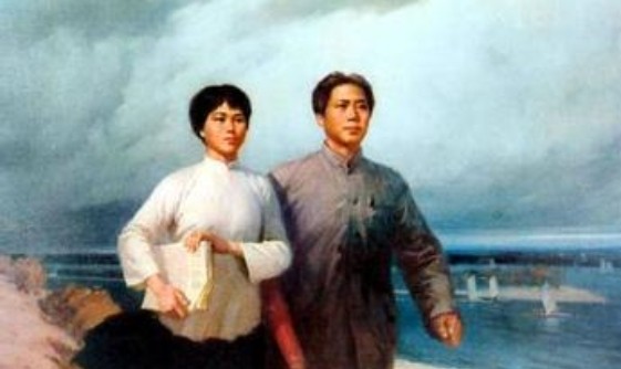 毛泽东与杨开慧(油画) 蝶恋花·向板仓 霞光褪去何凄楚, 万箭穿心不似这般苦。 奈何吾身百莫赎, 待到九泉愧谢汝。 无感霜风侵蚀骨, 此生煎熬难与外人吐。 恸声悲歌催战鼓, 更起刀枪向敌仇。 毛泽东 一九三零年寒冬 这是一首毛泽东生前填写的《蝶恋花》词,毛泽东用毛笔行草书写在10行(竖行)信笺纸上,纸张陈旧,尺寸约为285mm×198mm。这首词尘封至今已83年。整首词凄婉悲愤,读之极易使人潸然泪下,同时又易使人同仇敌忾。这首