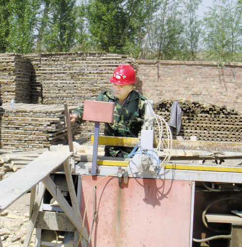 劳动托起中国梦 包头市敬业奉献劳动者事迹展