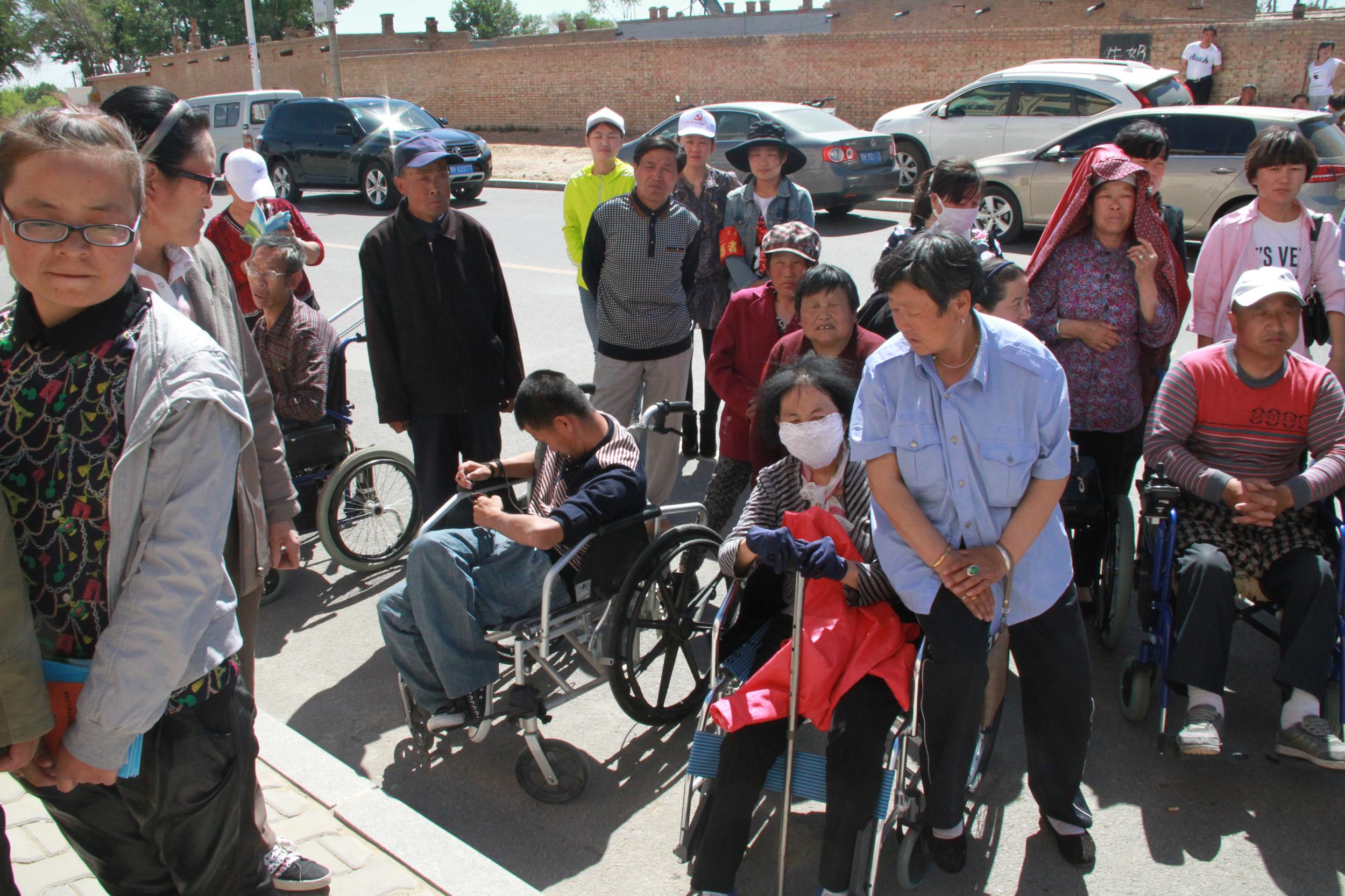 乌审旗残疾人接收捐助站开展关心帮助残疾人