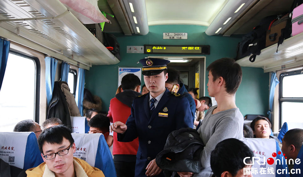 网络媒体走转改走进京渝之桥上的幸福列车