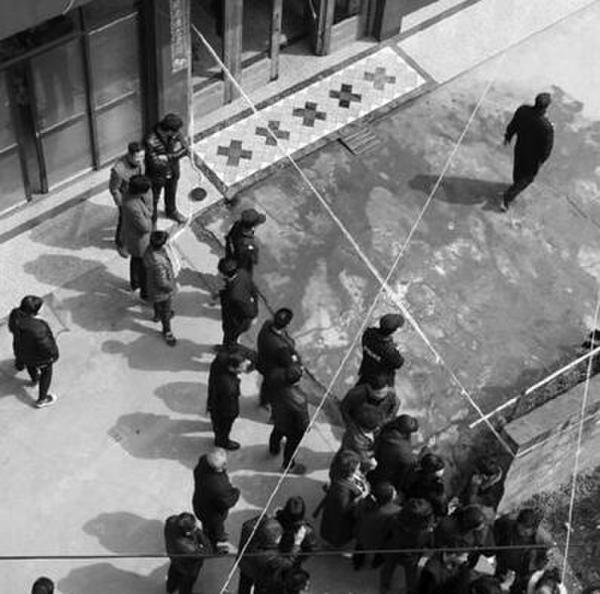 女童 家门口玩耍被砸死  被凶手用打气筒残忍杀