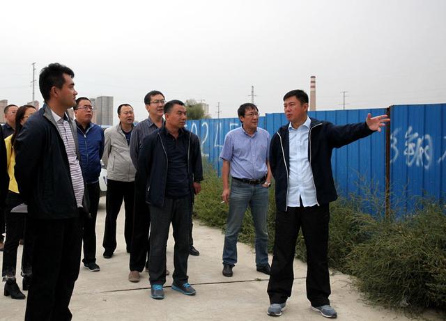 白洁调研玉泉区重点断头路和回迁房建设