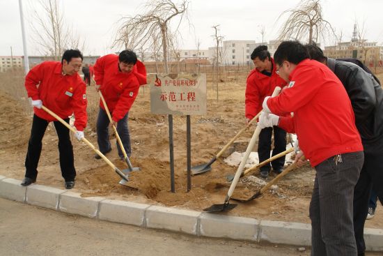 内蒙古二连浩特市油田生态与生产和谐共生
