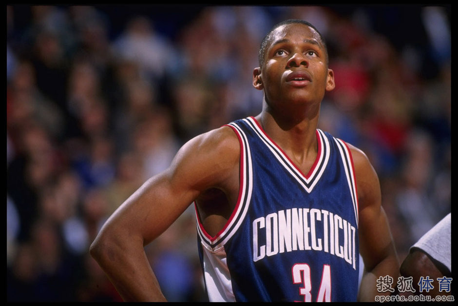 高清:雷阿伦职业生涯经典图 对抗科比三分出手