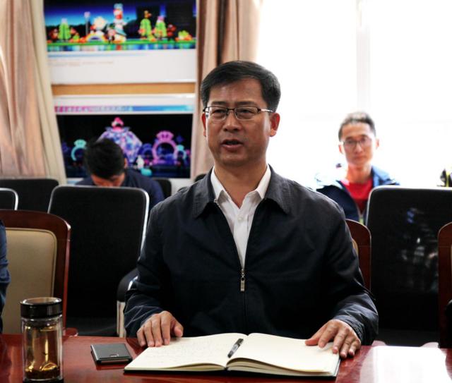 吴文明,白洁检查绿化工作并召开专题部署会议