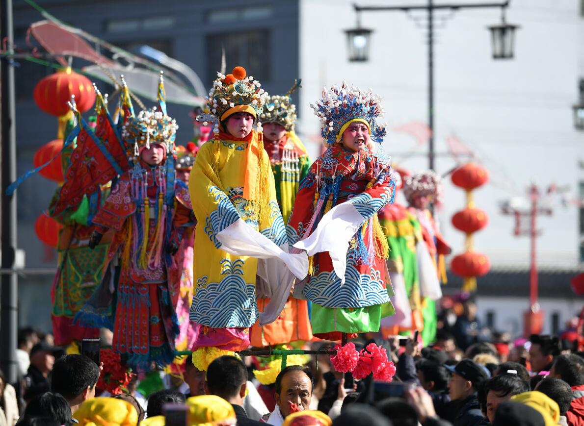 正月初六逛庙会-新闻中心-内蒙古新闻网