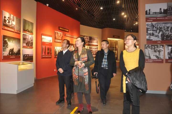 我区社科普及基地活动常态化座谈会在乌兰察布举行