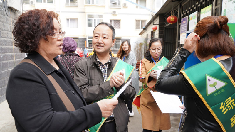 扫扫二维码 垃圾变钱花 呼和浩特市试点投放首批