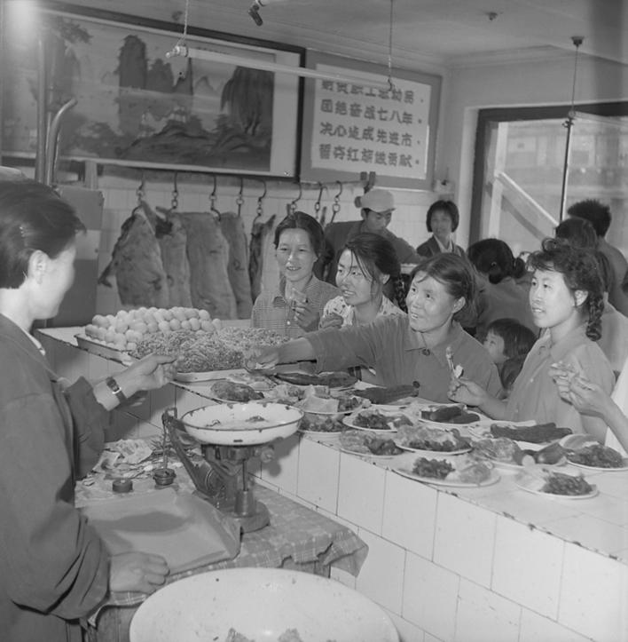 新闻中心 要闻 地方联播 一线报道     改革开放前:食物单调,只为吃饱