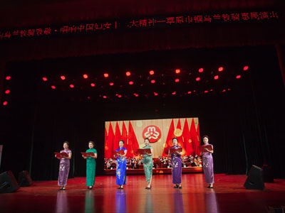 唱响中国妇女十二大精神--草原巾帼乌兰牧骑在