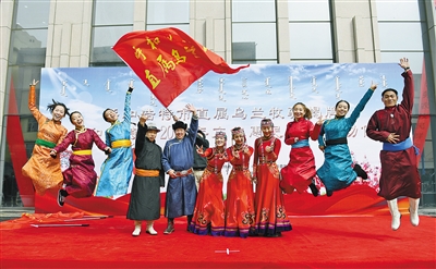 丝绸之路国际乌兰牧骑下属小分队——"大学生军旅乌兰牧骑小分队"成立
