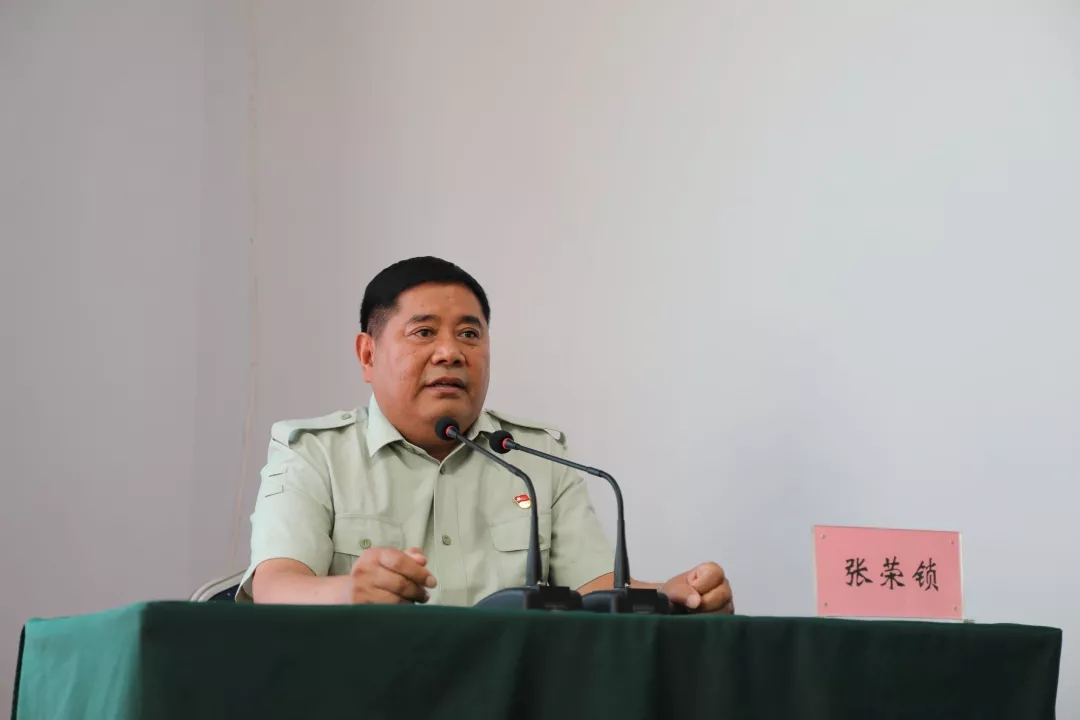 内蒙古新闻网 北疆大学生 新视界 "张荣锁书记克服一切困难,勇于自我