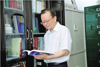 引领科学风尚 传承奋斗精神