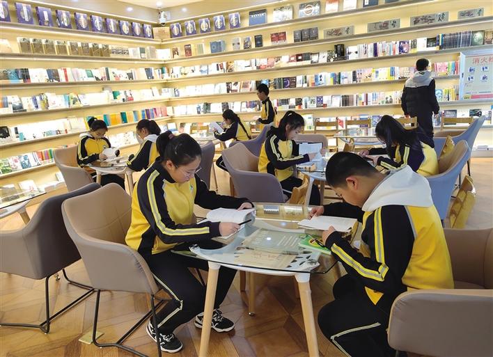 钱俶怎么读_钱之江读的书_内蒙古大学读一年多少钱