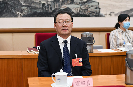 霍照良代表坚决守好这方碧绿这片蔚蓝这份纯净