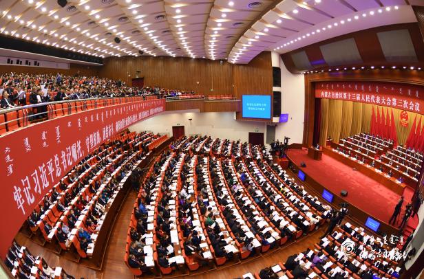 自治区党委常委会召开扩大会议 传达贯彻习近平总书记在参加十三届全国人大三次会议内蒙古代表团审议时的重要讲话精神 石泰峰主持