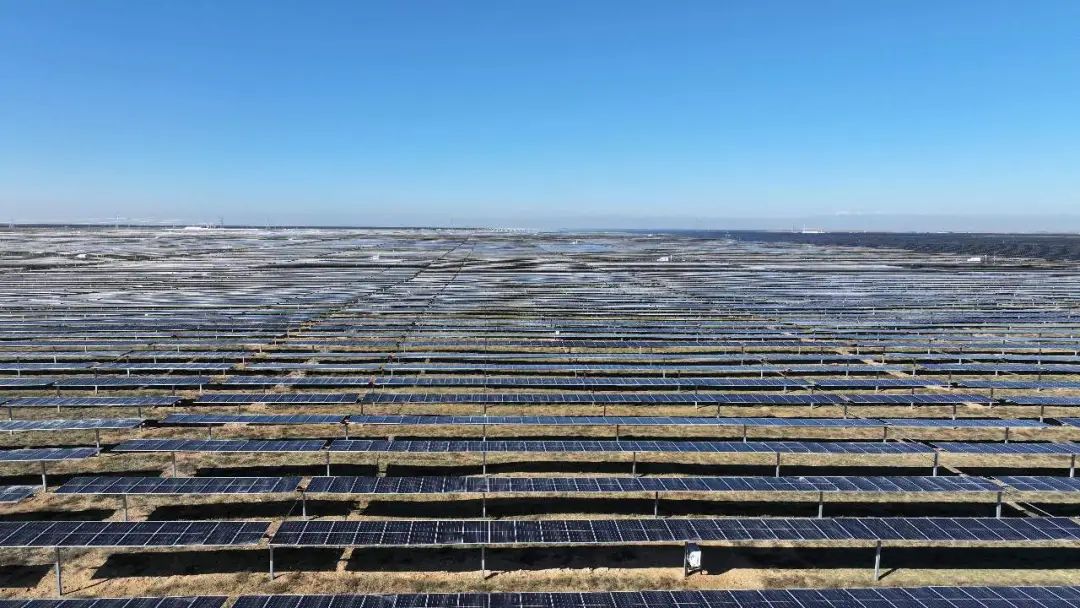 秋日奋进图鉴丨一起解锁蒙西鄂尔多斯采煤沉陷区4GW新能源大基地项目“新颜”！-资讯-内蒙古新闻网