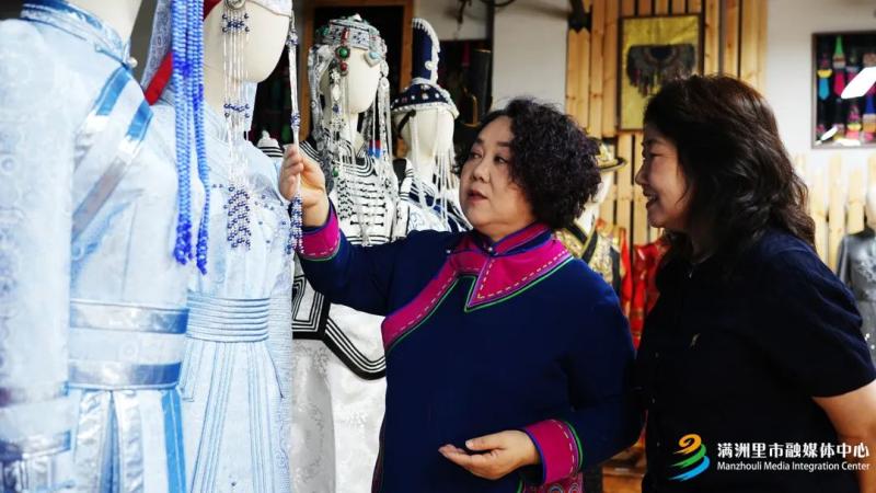 达斡尔族服饰入选自治区级非遗名录 让古老技艺焕发时尚生命力