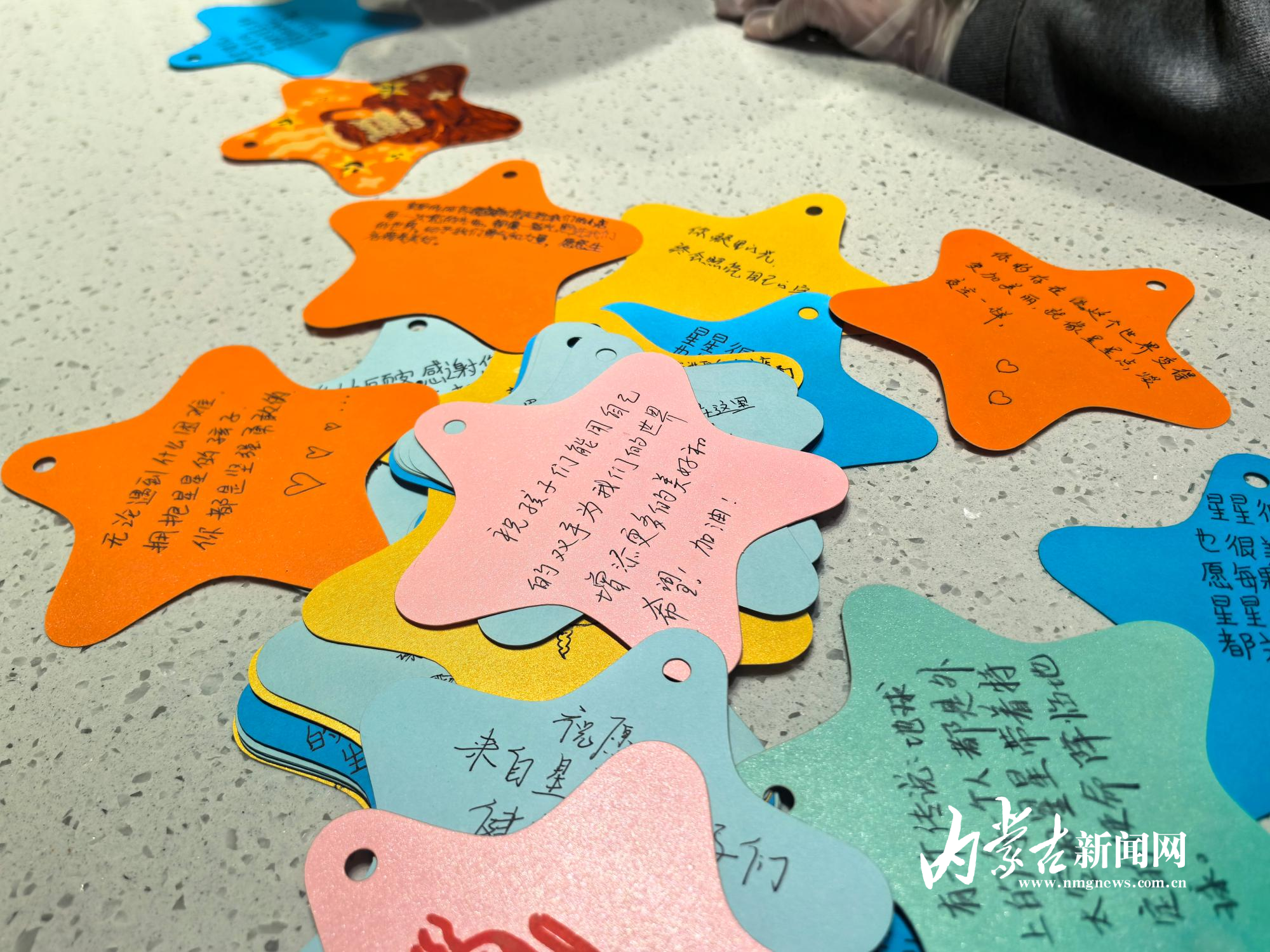 憨胖儿咖啡馆，“来自星星的孩子”为您服务！-新闻中心-内蒙古新闻网