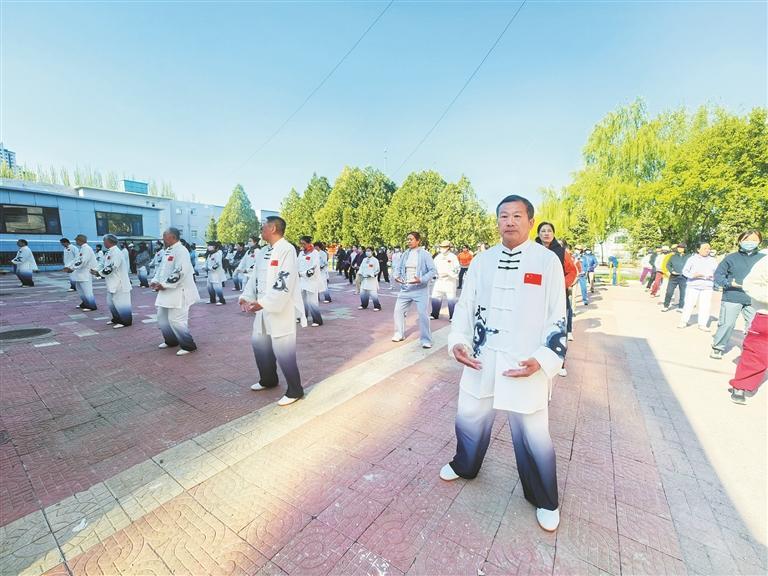 八段锦公益课掀起健身热