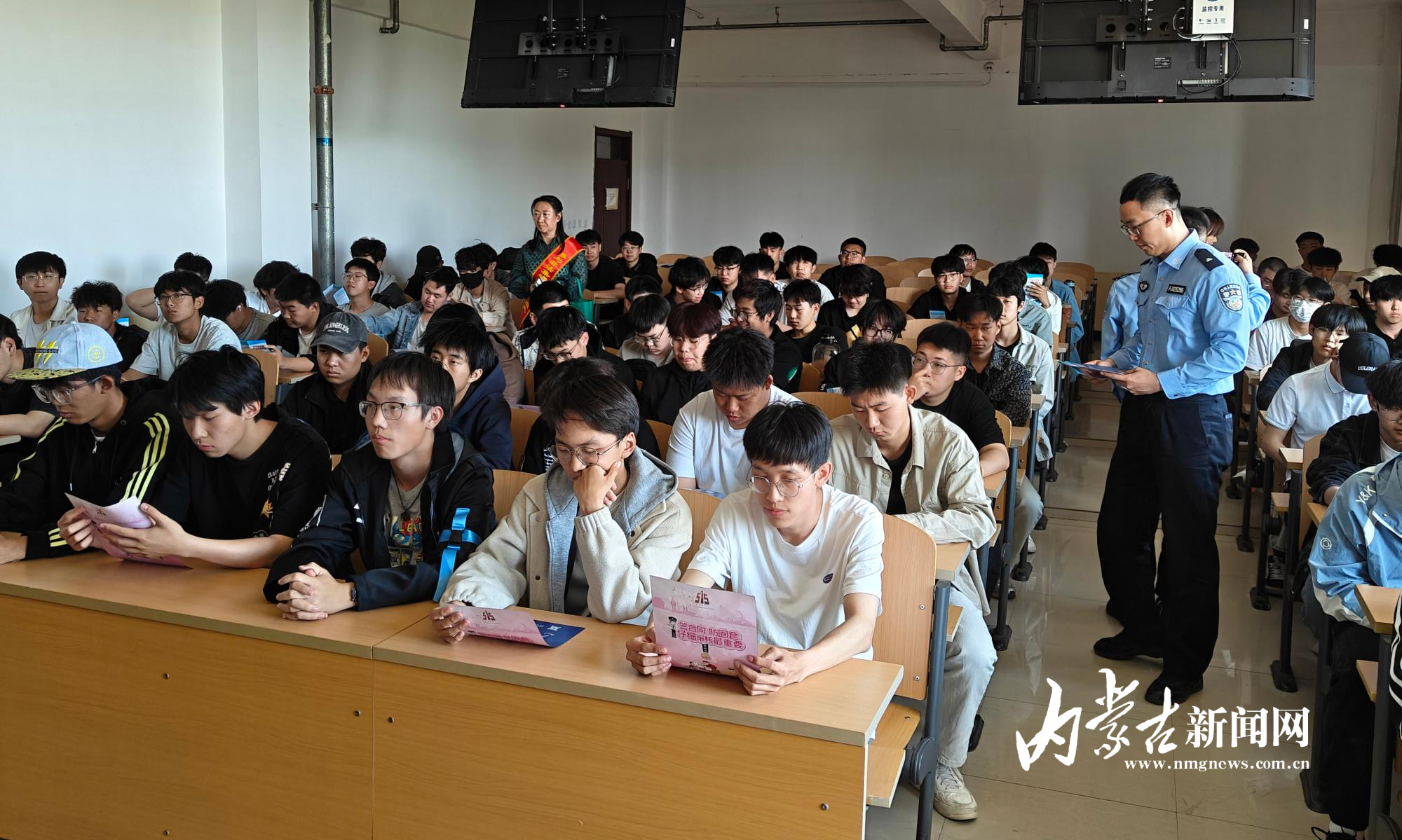 进校园宣传3.jpg