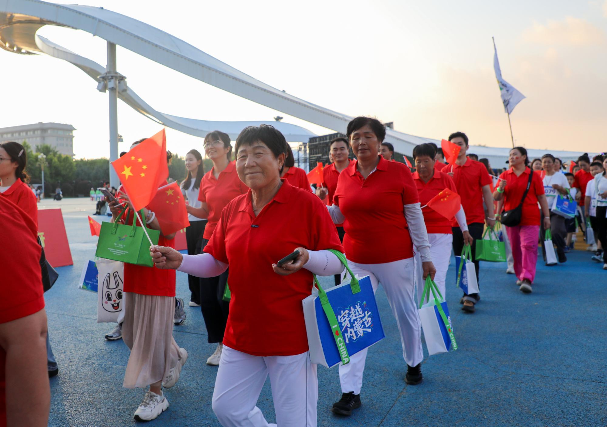 全民动起来，健康向未来！