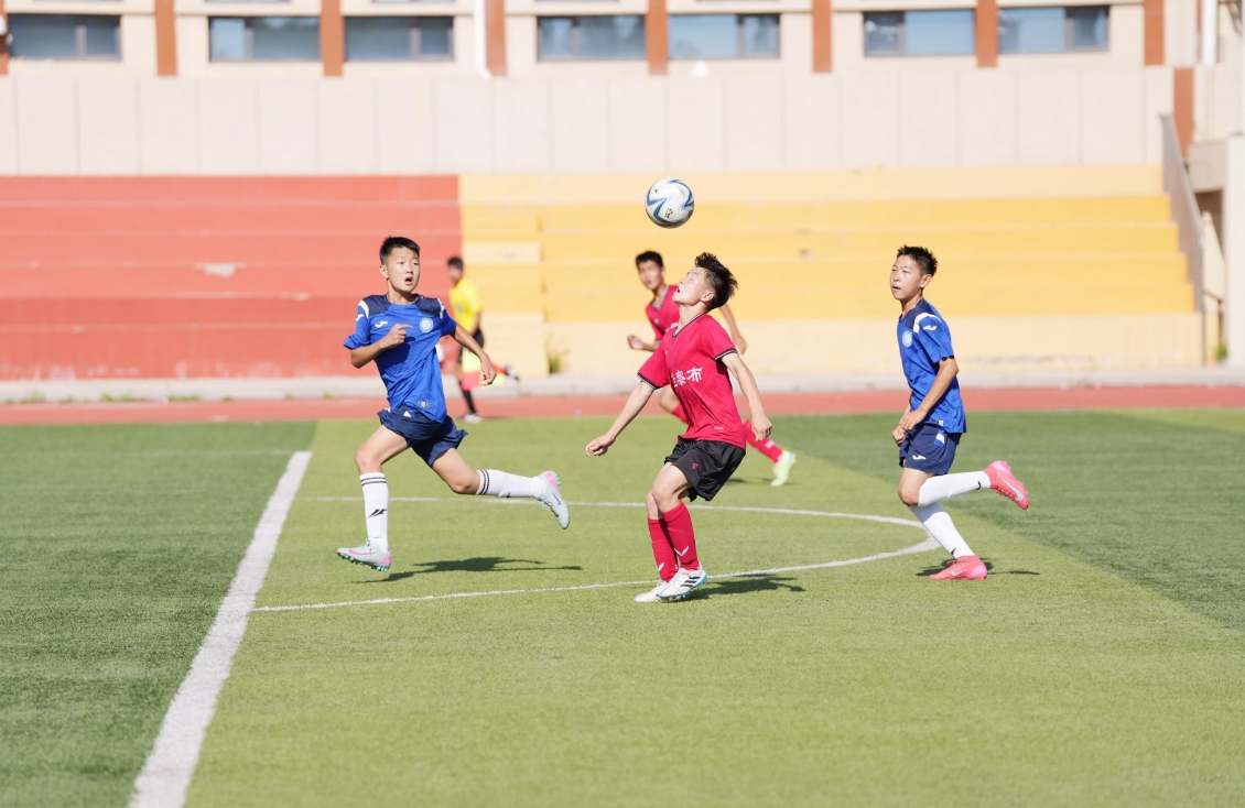“呼包鄂乌”校园足球夏令营在乌兰察布市举行