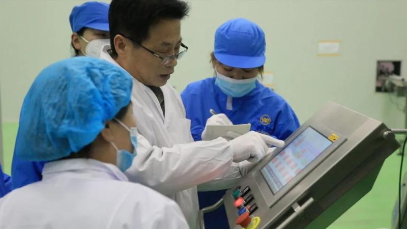 聚力共赢!阿拉善携手东阿阿胶,共绘肉苁蓉产业“绿富同兴”新图景