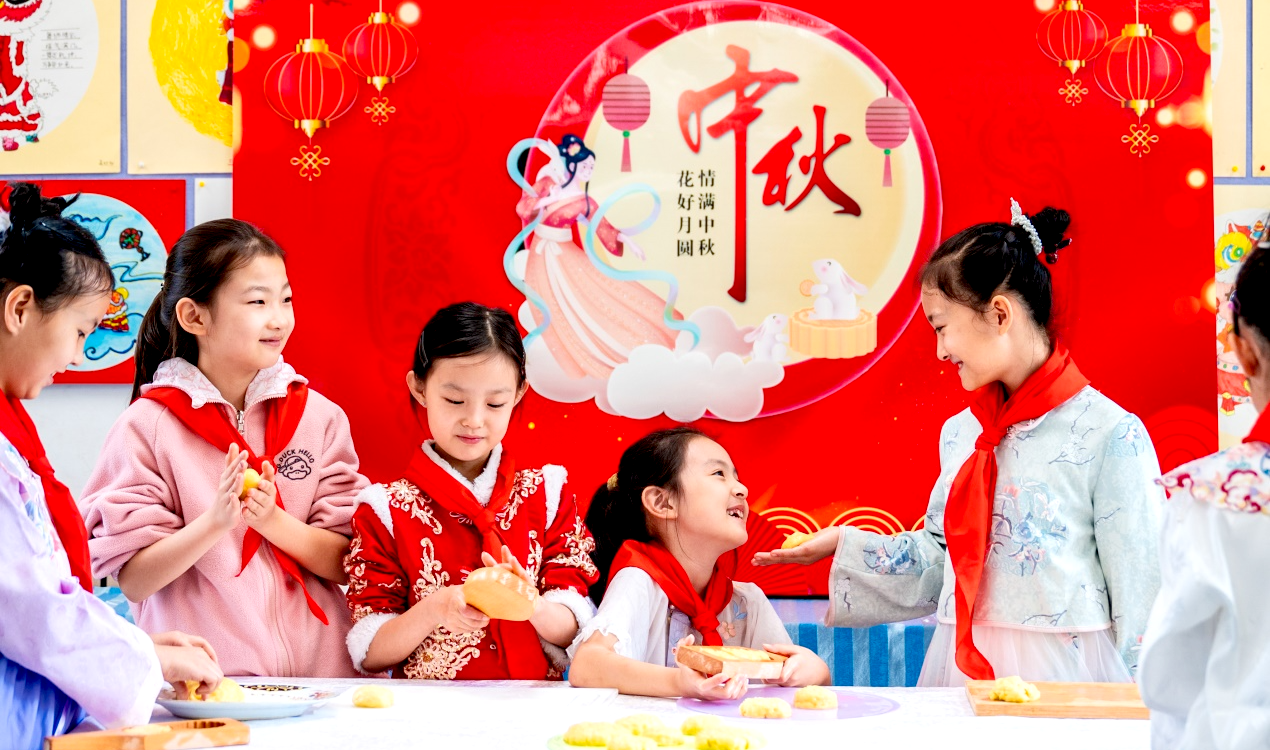 呼和浩特：体验民俗迎中秋