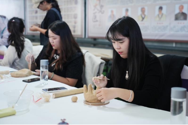 130余名单身青年职工共赴浪漫之约