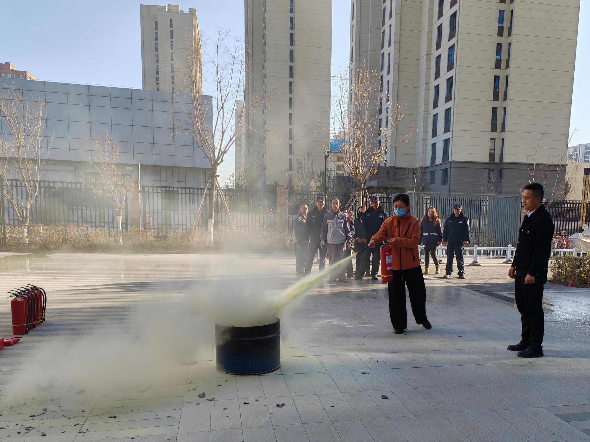 浓烟四起？新华园社区实战演练护平安