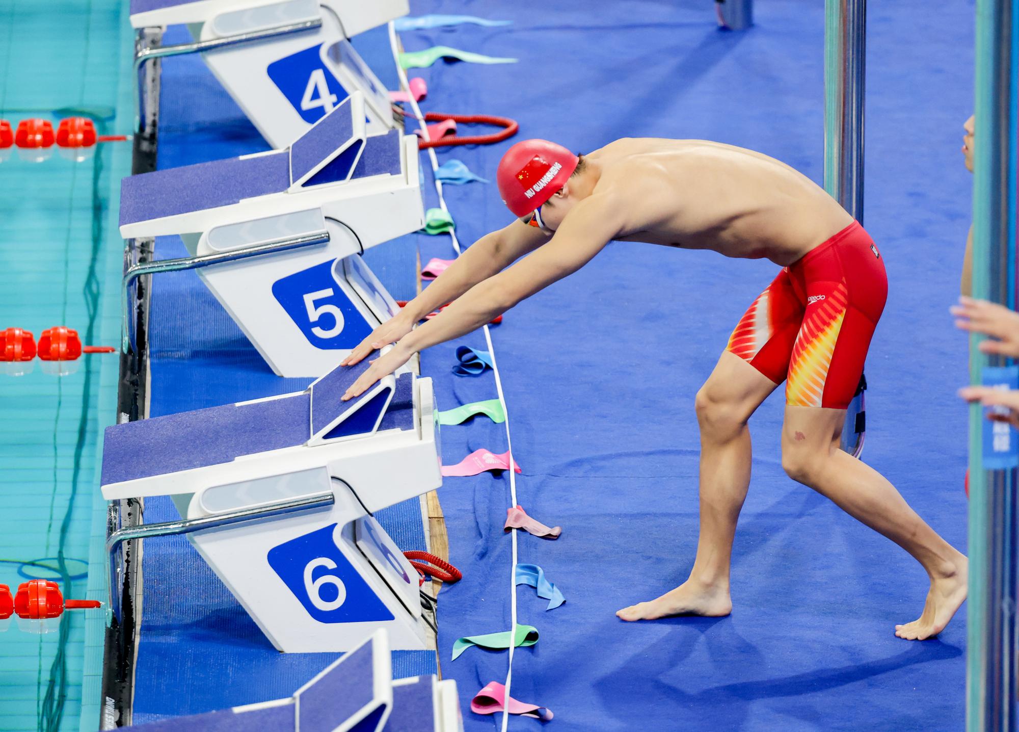 牛广盛闯进100米蝶泳决赛