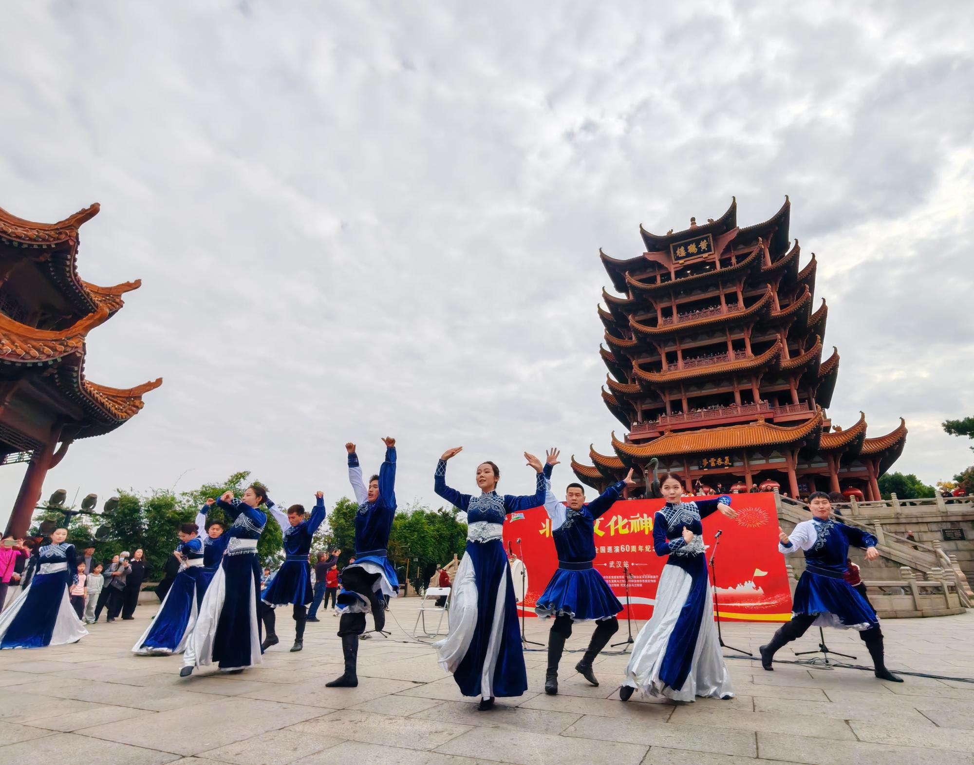 青城风韵 两江回响